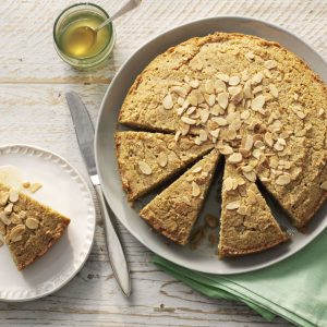 bizcocho-de-semola-con-miel-y-almendras