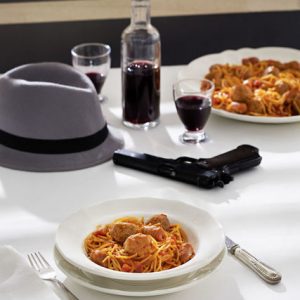 espaguetis-con-albondigas-y-salchicas-el-padrino