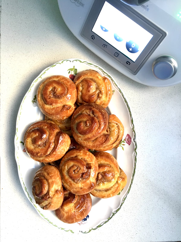 mini-brioche-con-crema-pastelera