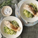 salmon-con-salsa-de-balsamico-y-zucchini