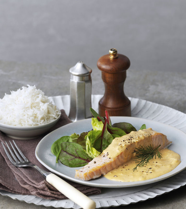 salmon-y-arroz-basmati-con-salsa-crema-de-eneldo