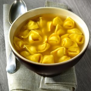 tortellini-de-carne-en-caldo