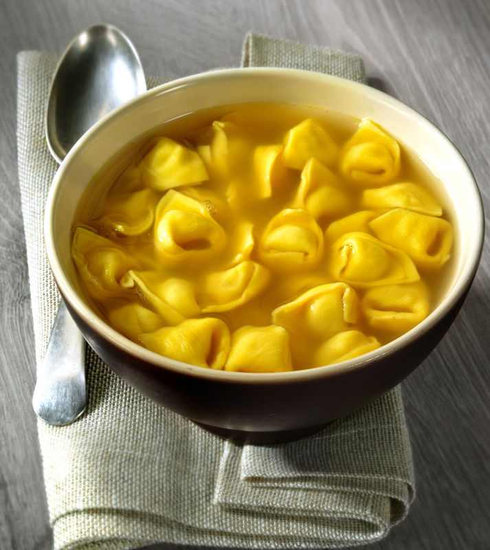 tortellini-de-carne-en-caldo