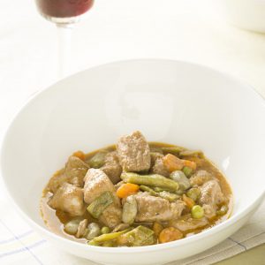 estofado de cerdo con menestra de verduras