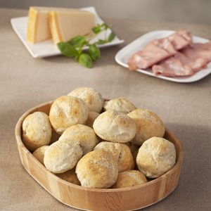 pancitos de albahaca y parmesano