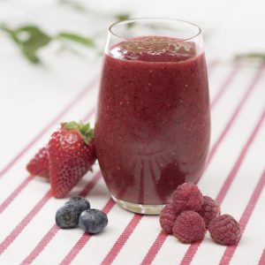 Smoothie de frutillas y frutos rojos