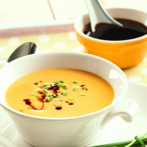 Sopa crema de papas, puerro y zanahoria