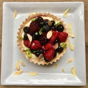 Tarta de Almendras y Frutos Rojos