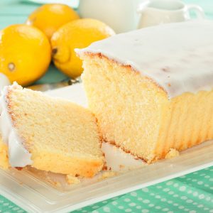 Budín de limón con glaseado blanco