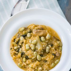 Arroz integral con habas y hongos
