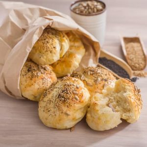 panes tiernos con queso cremoso