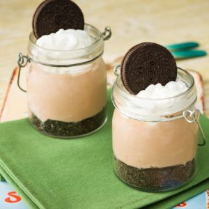 Vasitos de crema de avellanas y galletas (para dos)