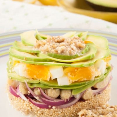 ensalada de quinoa con vinagreta de nueces