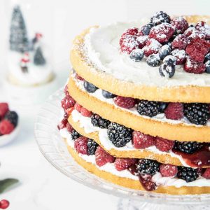 Layer cake navideño de frutos del bosque H