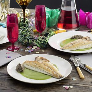 Dorada a la plancha con crema de guisantes y tapenade, V RGB Dorada a la plancha con crema de guisantes y tapenade, V RGB 171103-253-hpr